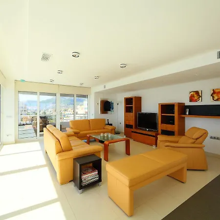 Esmeralda-1 By Interhome Lejlighed